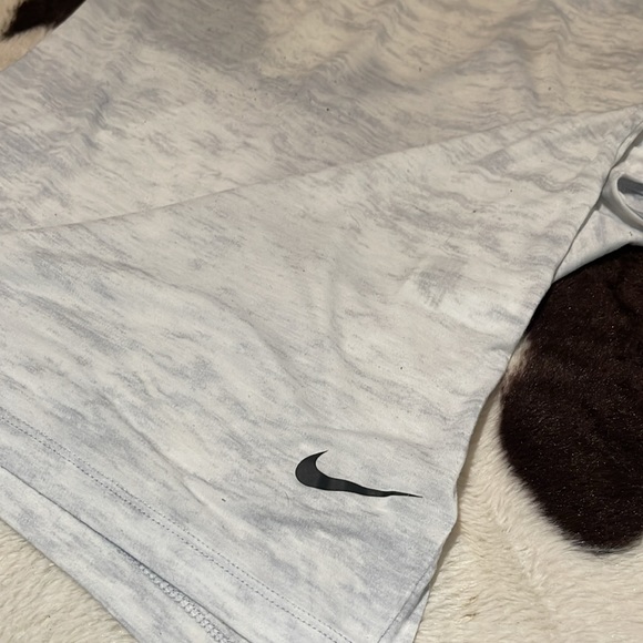 SUPER SOFT Dri fit NIKE halter top - Picture 2 of 4